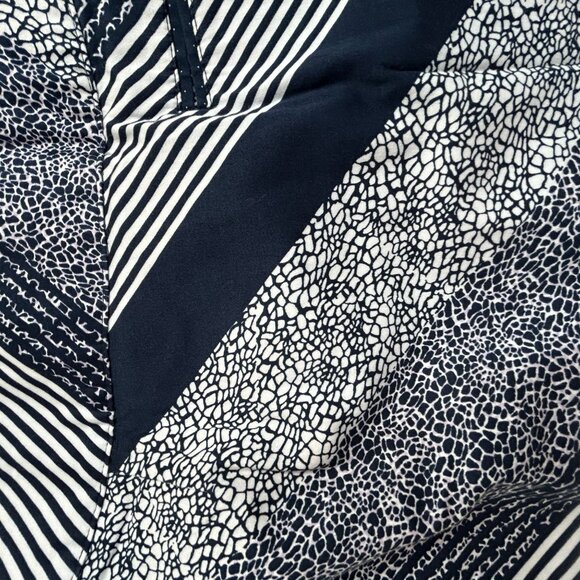 Lady Hagen Womens Size 2 A-Line Skirt With Geometric Pattern & Button Detail - Picture 3 of 11